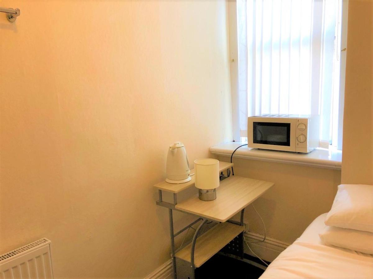 ניופורט Budget Rooms Crosskeys מראה חיצוני תמונה